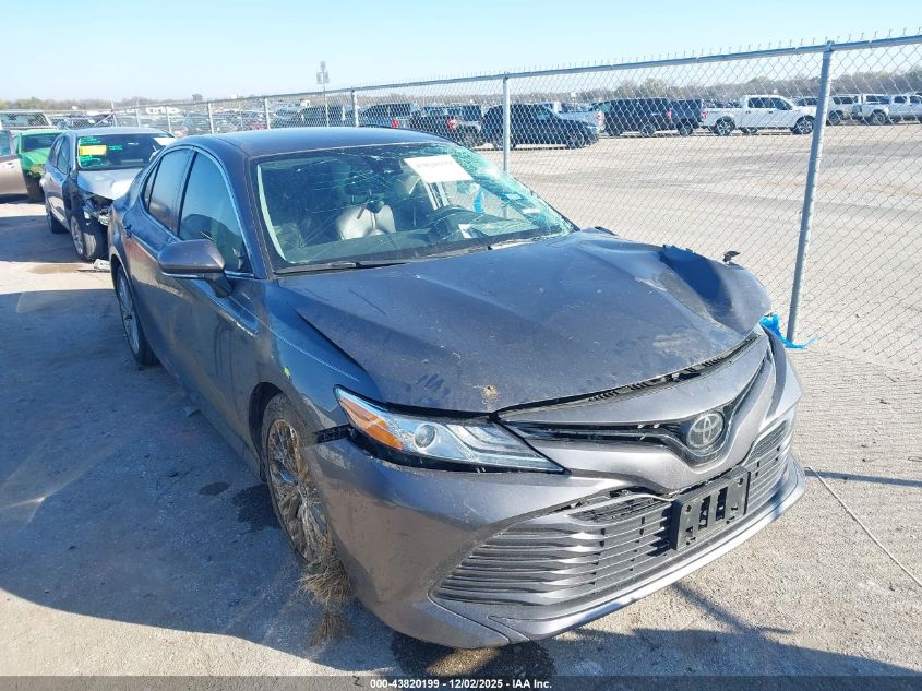 TOYOTA CAMRY XLE