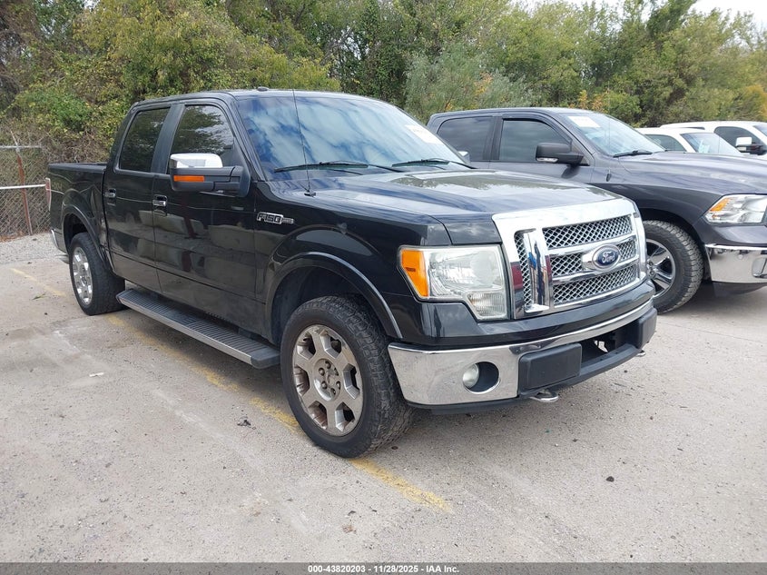 FORD F-150 LARIAT