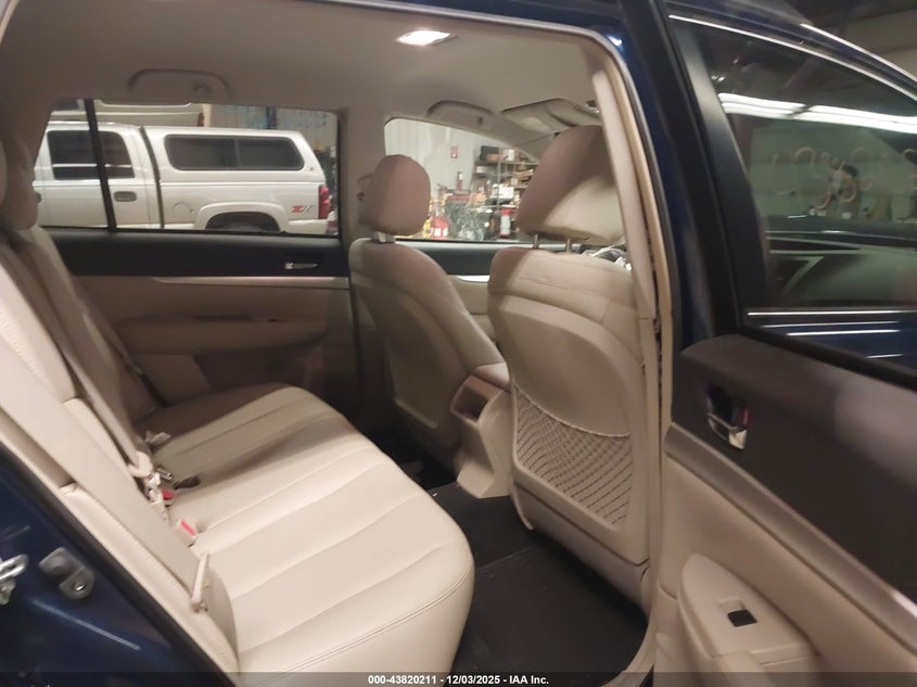 4S4BRBCC7B3370570 2011 SUBARU OUTBACK photo no. 8
