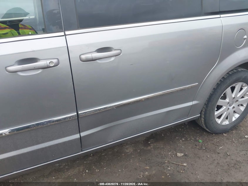 2014 Chrysler Town & Country Touring VIN: 2C4RC1BG8ER125128 Lot: 43820276