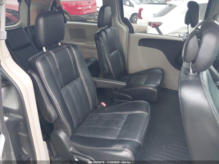 2014 Chrysler Town & Country Touring VIN: 2C4RC1BG8ER125128 Lot: 43820276