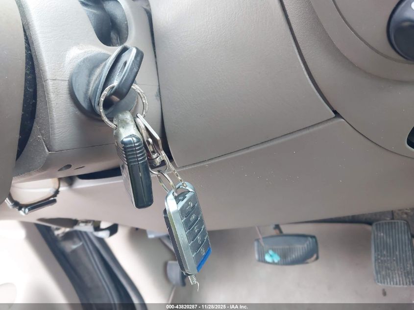 2002 Ford F-150 Lariat/Xlt VIN: 1FTRW08L42KA98140 Lot: 43820287