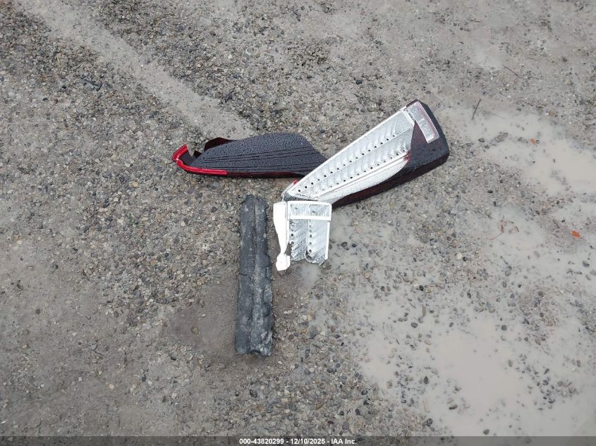 2010 Cadillac Dts Luxury Collection VIN: 1G6KD5EY3AU100745 Lot: 43820299