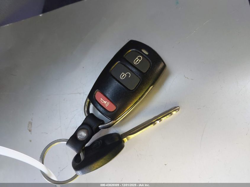 2008 Kia Sedona Lx VIN: KNDMB233386258342 Lot: 43820309