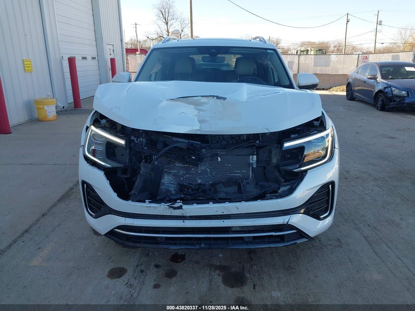 2024 Volkswagen Atlas 2.0T Sel Premium R-Line VIN: 1V2FR2CA0RC558988 Lot: 43820337