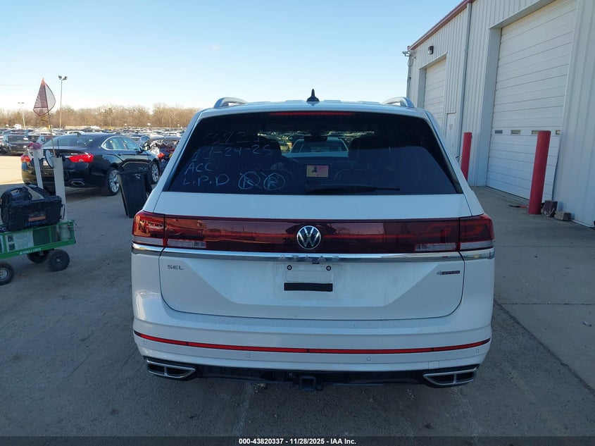 2024 Volkswagen Atlas 2.0T Sel Premium R-Line VIN: 1V2FR2CA0RC558988 Lot: 43820337