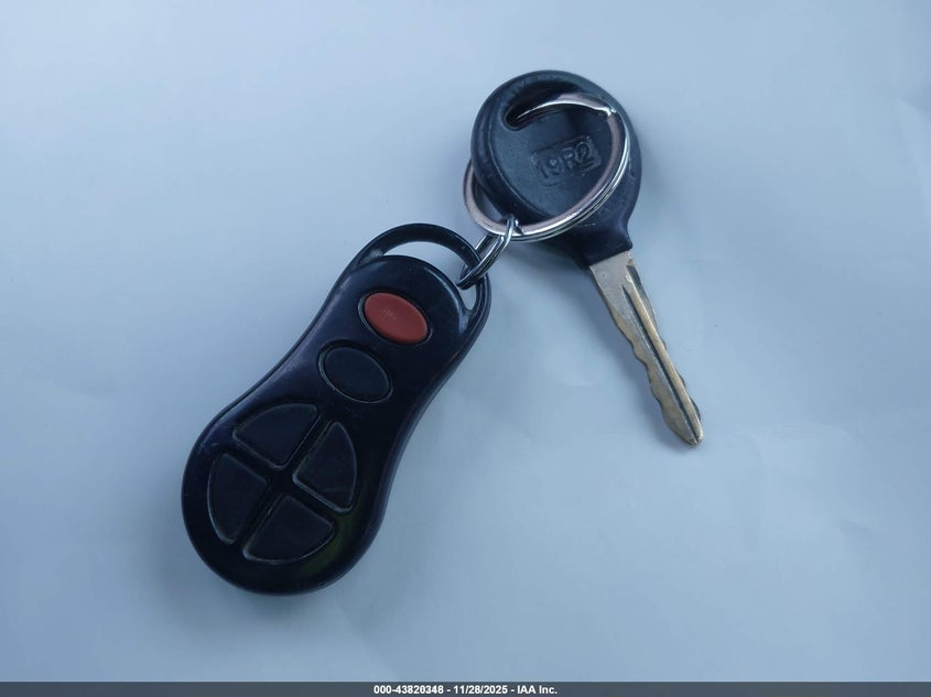 2002 Chrysler Town & Country Ex VIN: 2C4GP74LX2R725069 Lot: 43820348