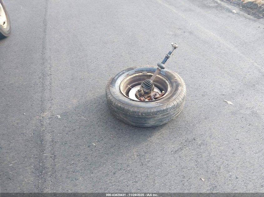 2004 Honda Cr-V Lx VIN: JHLRD68474C006617 Lot: 43820431