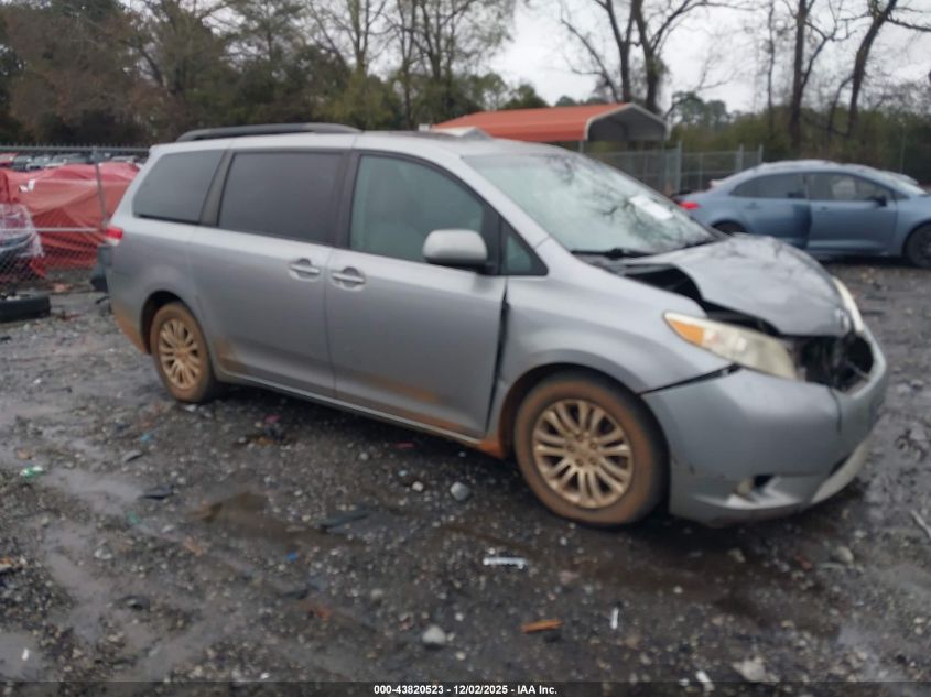 TOYOTA SIENNA XLE V6