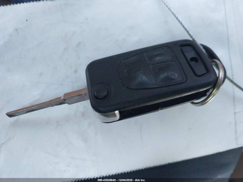 2000 Mercedes-Benz Ml 320 VIN: 4JGAB54E3YA145410 Lot: 43820840