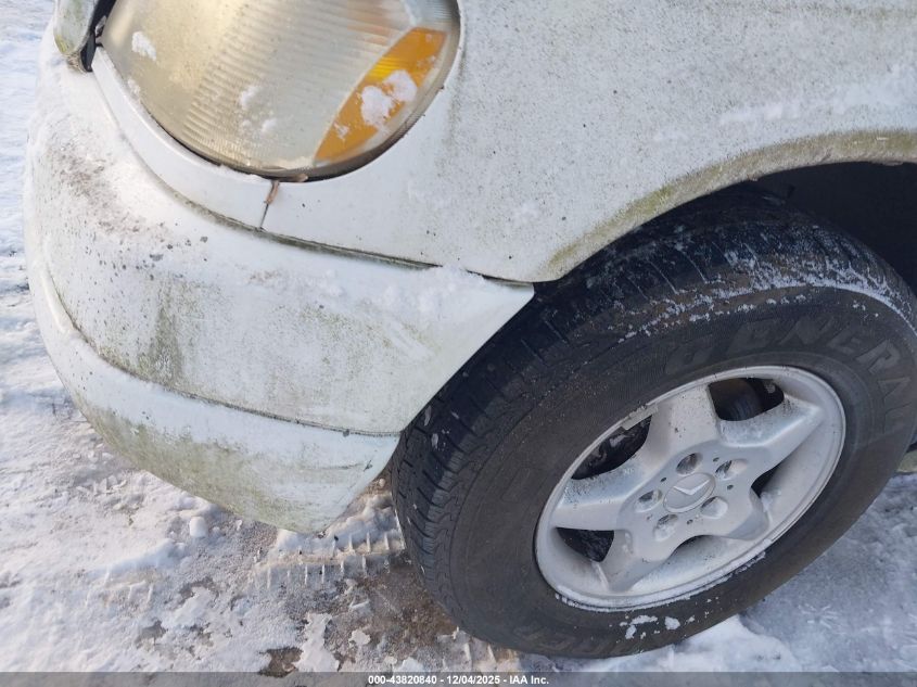 2000 Mercedes-Benz Ml 320 VIN: 4JGAB54E3YA145410 Lot: 43820840