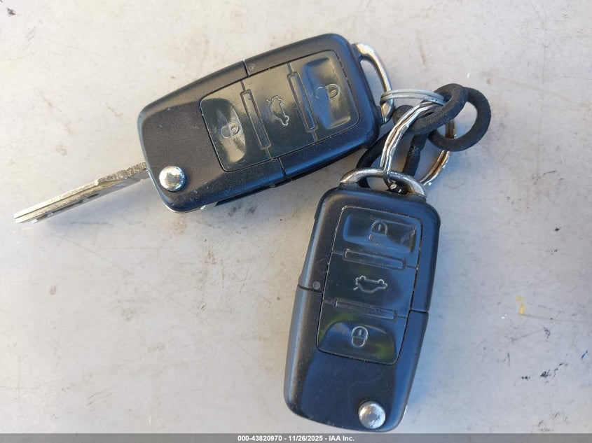 2003 Volkswagen Golf Gls 2.0L VIN: 9BWGK61J834005310 Lot: 43820970