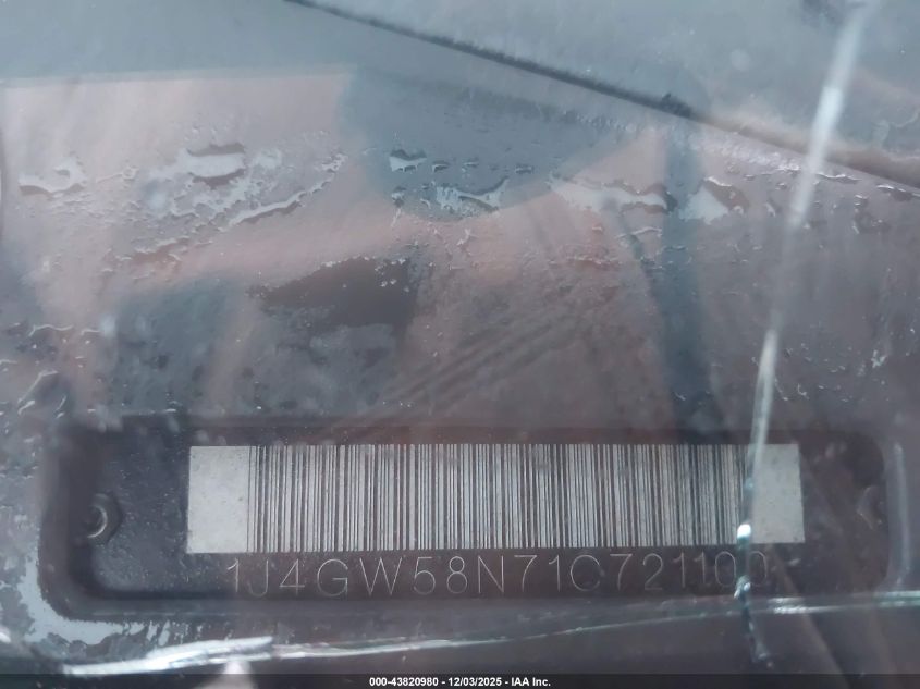 2001 Jeep Grand Cherokee Limited VIN: 1J4GW58N71C721100 Lot: 43820980