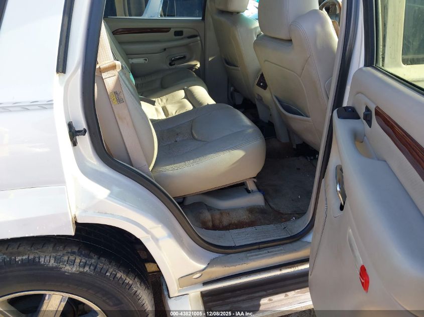 2004 Cadillac Escalade Standard VIN: 1GYEK63N84R117718 Lot: 43821005