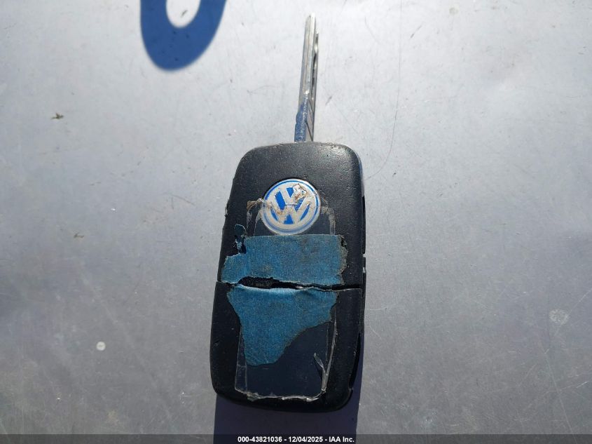 2000 Volkswagen New Beetle Gls VIN: 3VWCC21C4YM491591 Lot: 43821036