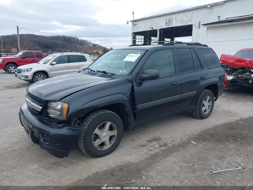 1GNDT13SX52360522 2005 CHEVROLET TRAILBLAZER photo no. 2