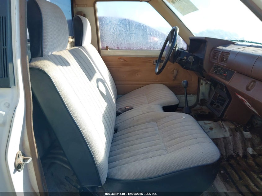 JT4RN50R4F0080173 1985 TOYOTA PICKUP photo no. 8