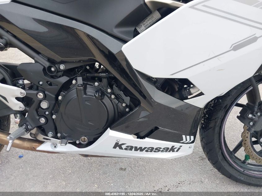 2023 Kawasaki Ex400 VIN: JKAEXKH17PDAR7482 Lot: 43821195