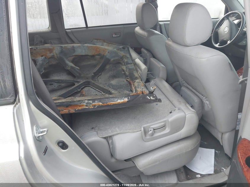 2005 Toyota Highlander Limited V6 VIN: JTEEP21A050104012 Lot: 43821278