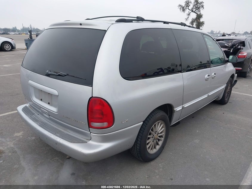 1C4GP44R5YB717634 2000 CHRYSLER TOWN & COUNTRY photo no. 4