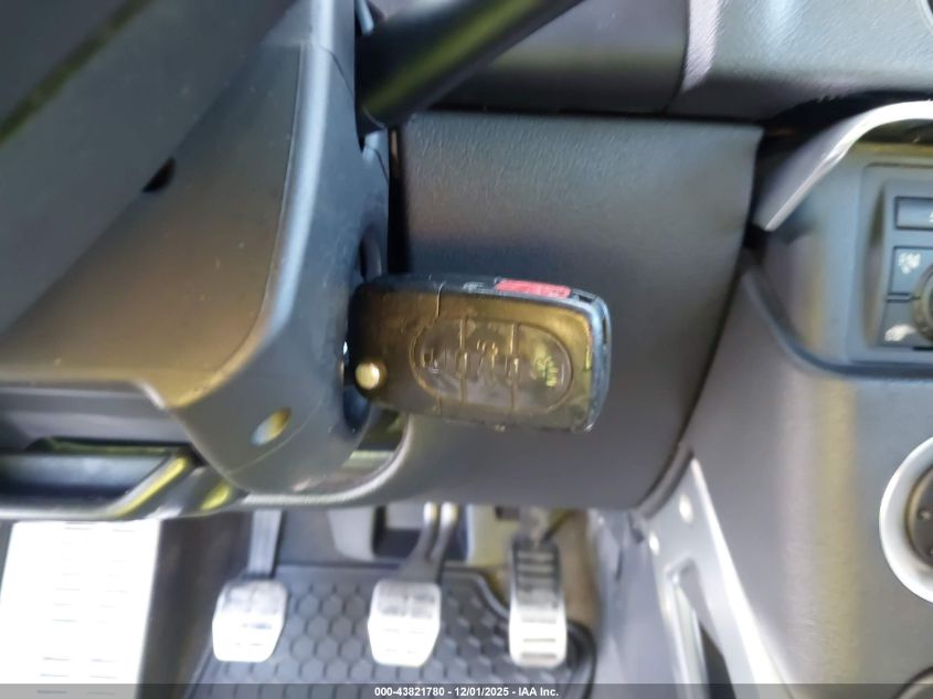 2002 Audi Tt 1.8L VIN: TRUUT28N921017855 Lot: 43821780