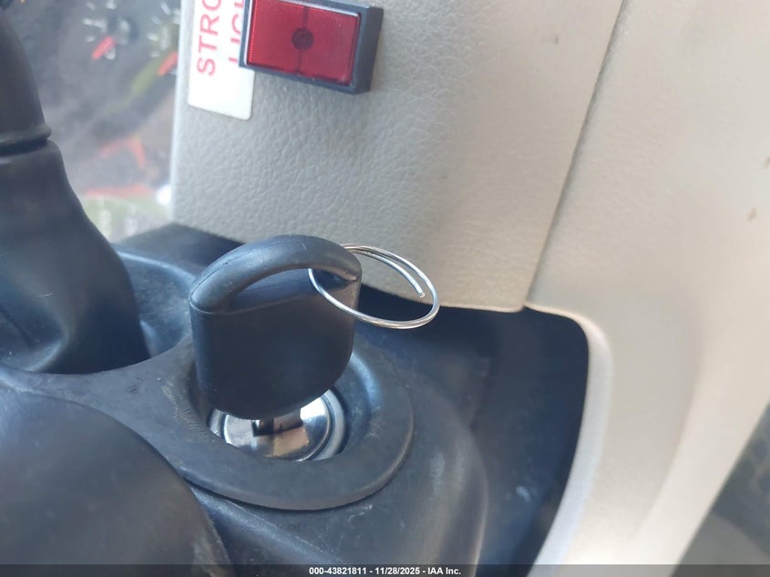 2007 Ford F-150 Stx/Xl/Xlt VIN: 1FTRF12W77NA77393 Lot: 43821811