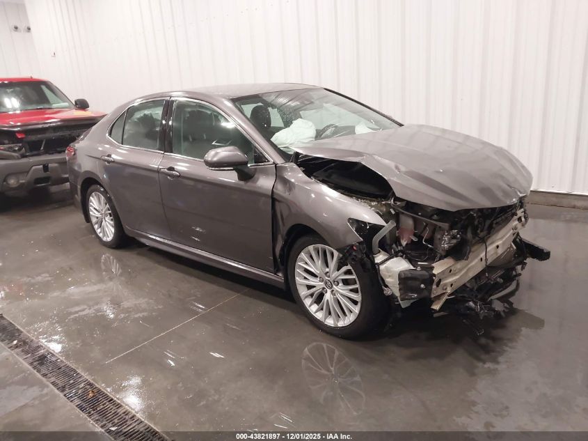 TOYOTA CAMRY HYBRID XLE HYBRID