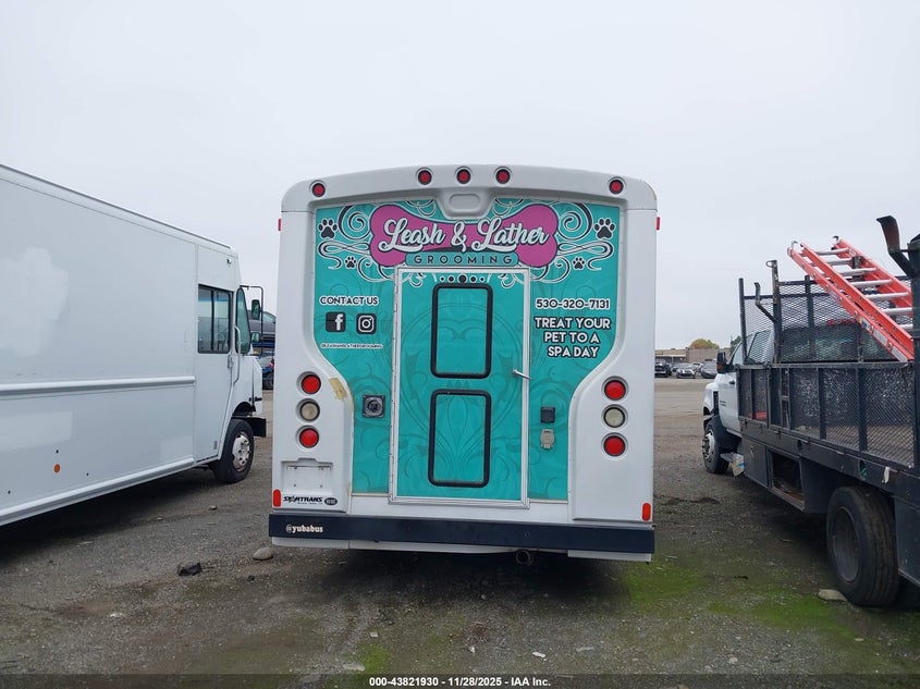 2004 Ford E-450 Cutaway Standard VIN: 1FDXE45S44HA74509 Lot: 43821930