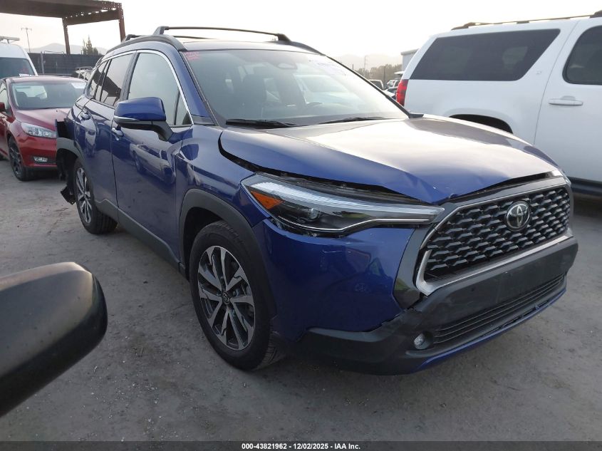 TOYOTA COROLLA CROSS XLE