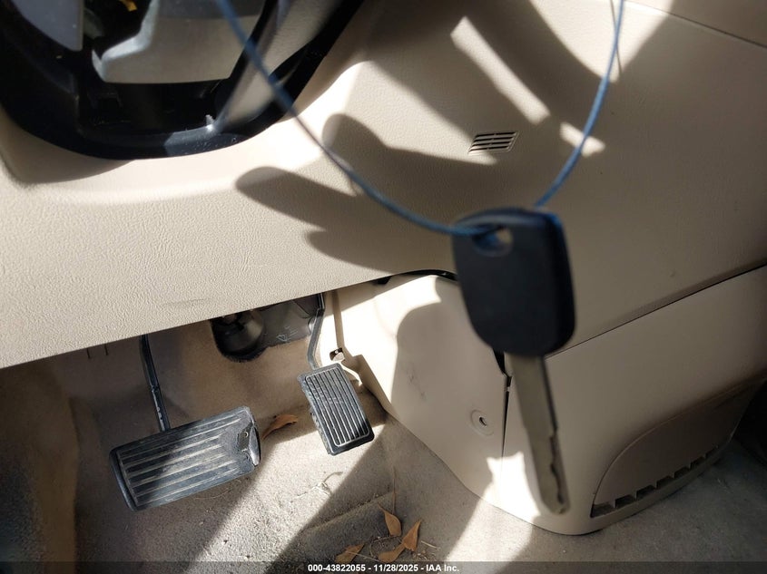 2007 Honda Odyssey Lx VIN: 5FNRL38217B008593 Lot: 43822055