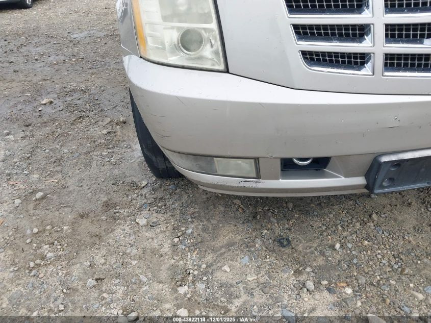 2007 Cadillac Escalade Standard VIN: 1GYFK638X7R174988 Lot: 43822114