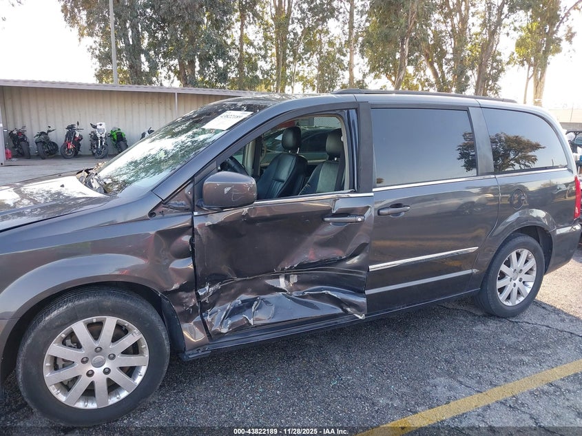 2015 Chrysler Town & Country Touring VIN: 2C4RC1BG7FR561440 Lot: 43822189