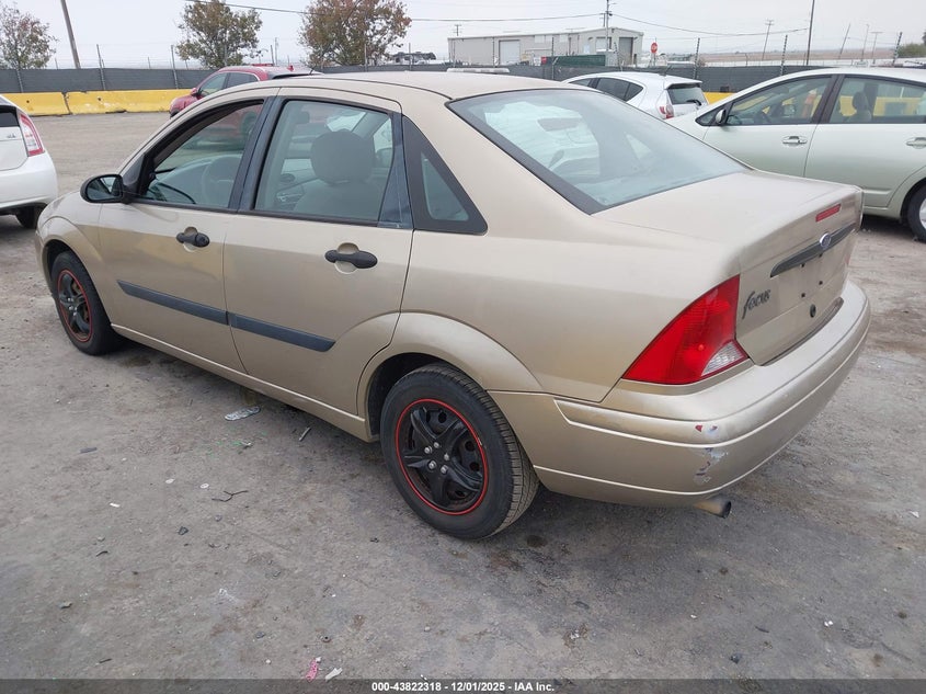 1FAFP33P52W183501 2002 FORD FOCUS photo no. 3
