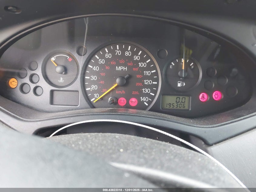 1FAFP33P52W183501 2002 FORD FOCUS photo no. 7