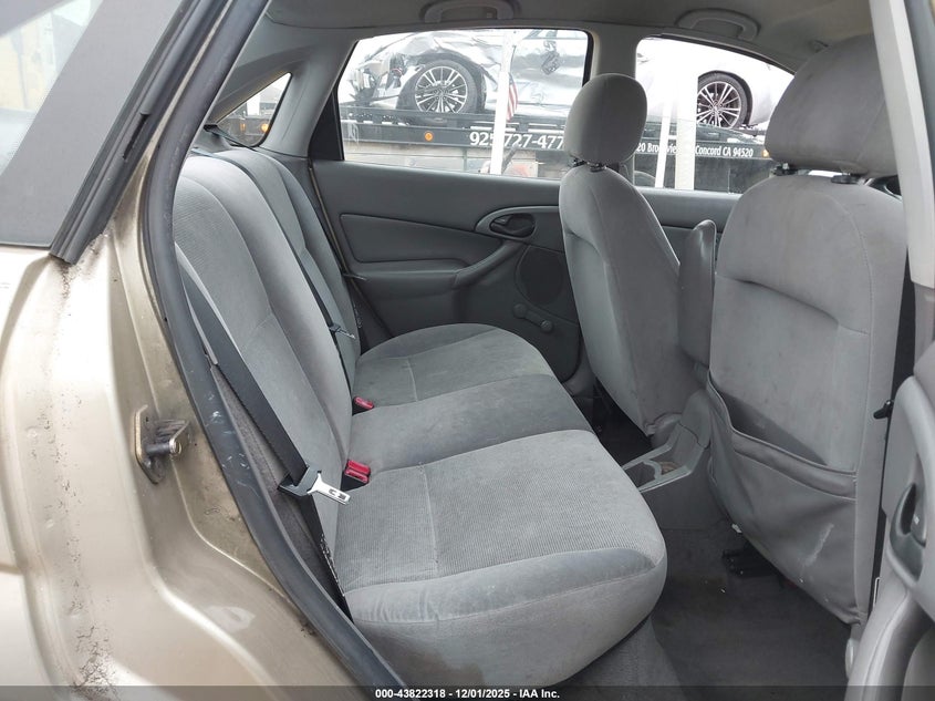 1FAFP33P52W183501 2002 FORD FOCUS photo no. 8