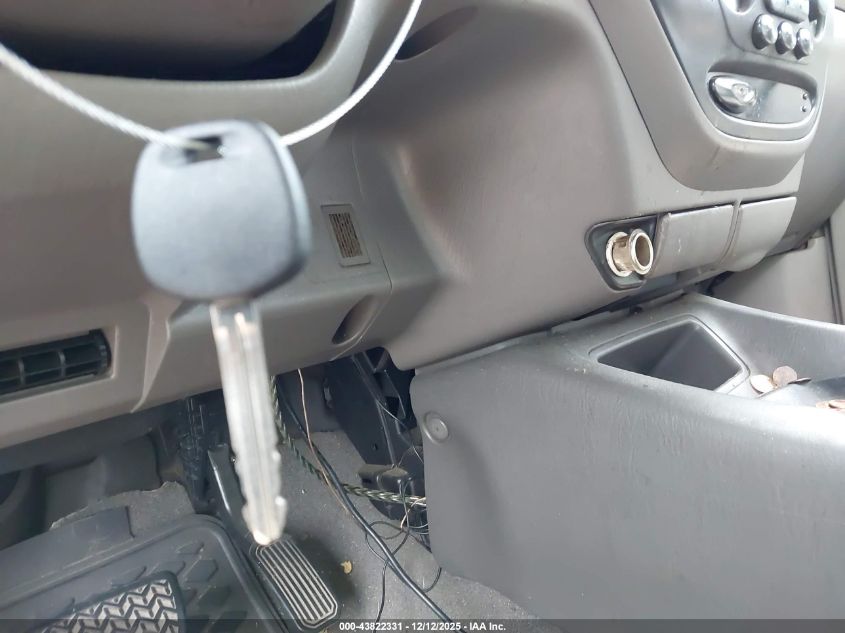 2003 Toyota Sequoia Sr5 V8 VIN: 5TDZT34A03S165504 Lot: 43822331