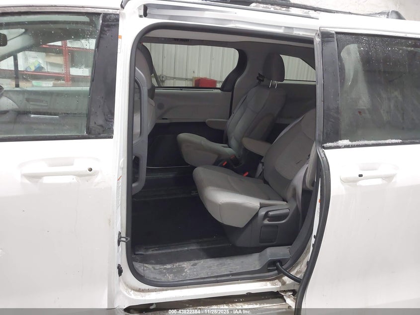 2021 Toyota Sienna Le VIN: 5TDBSKFCXMS035101 Lot: 43822384