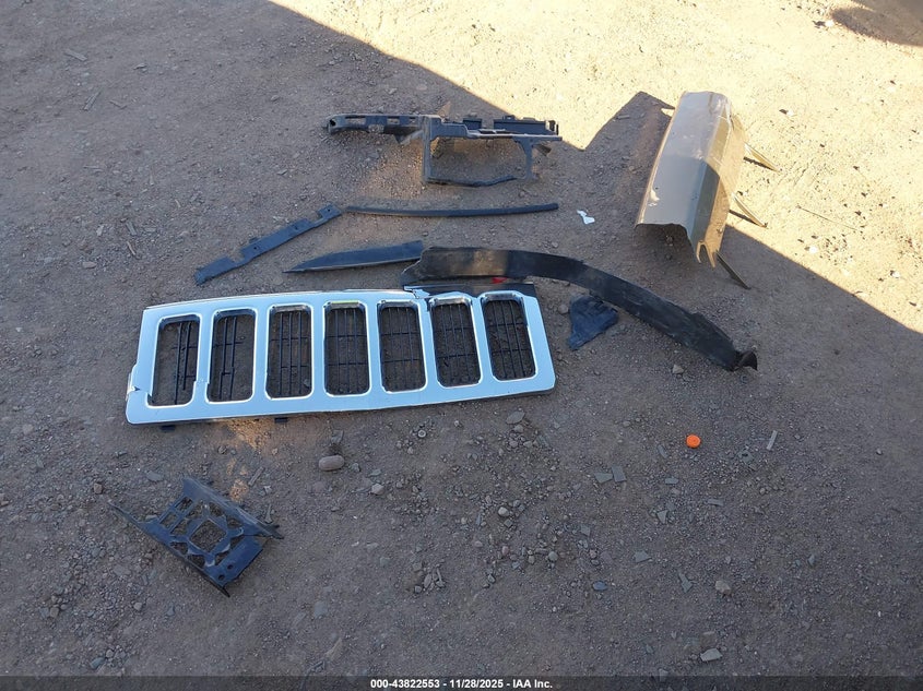 2008 Jeep Commander Sport VIN: 1J8HH48N68C224895 Lot: 43822553