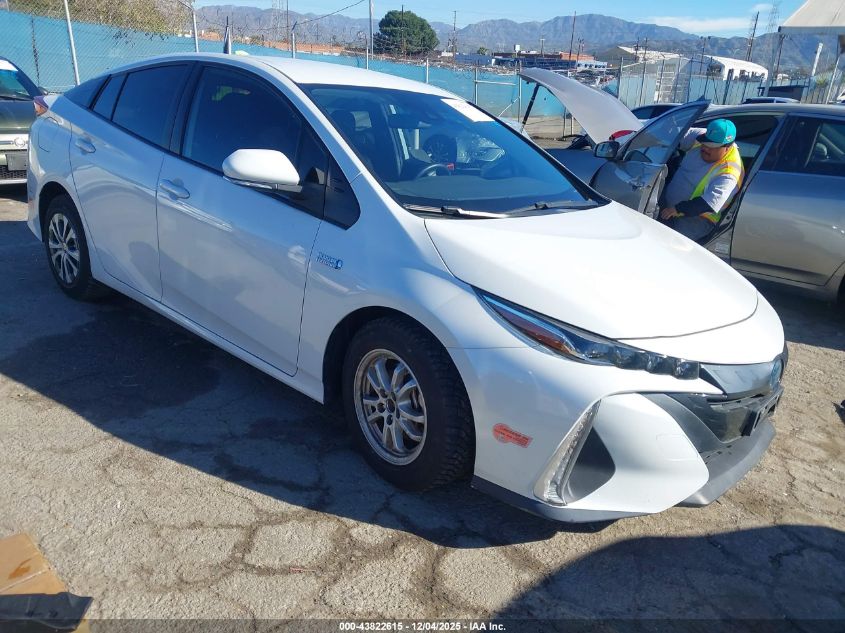 TOYOTA PRIUS PRIME LE