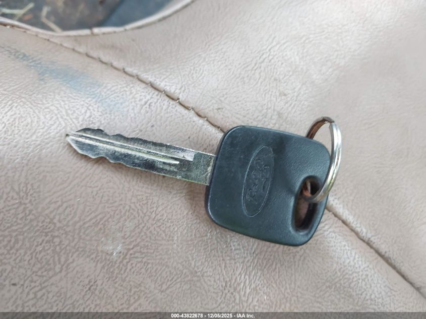 2000 Ford Ranger Xl/Xlt VIN: 1FTYR10VXYPB97725 Lot: 43822678