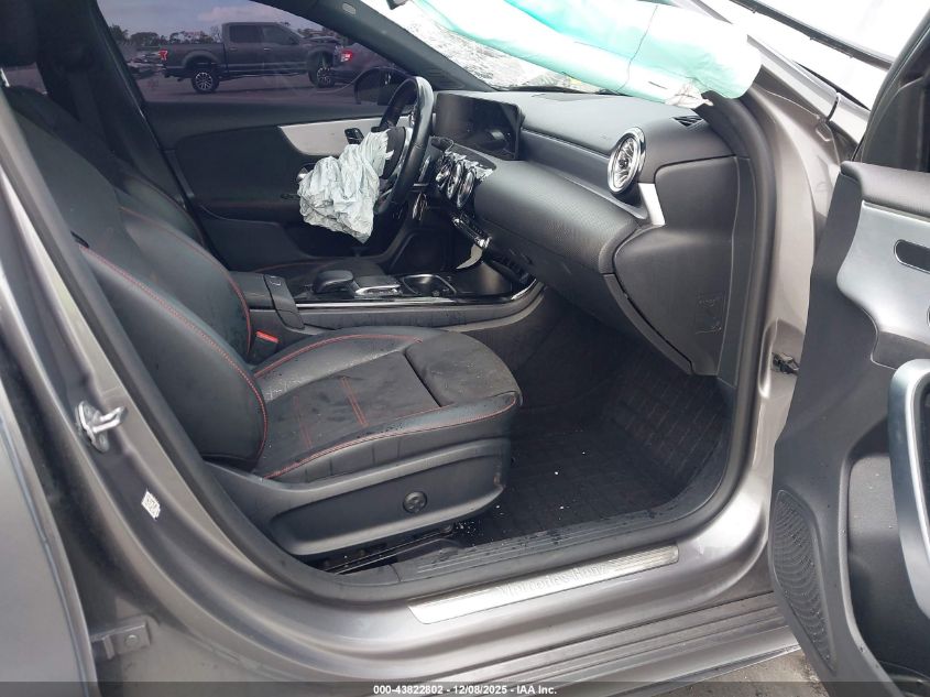 2022 Mercedes-Benz A 220 4Matic