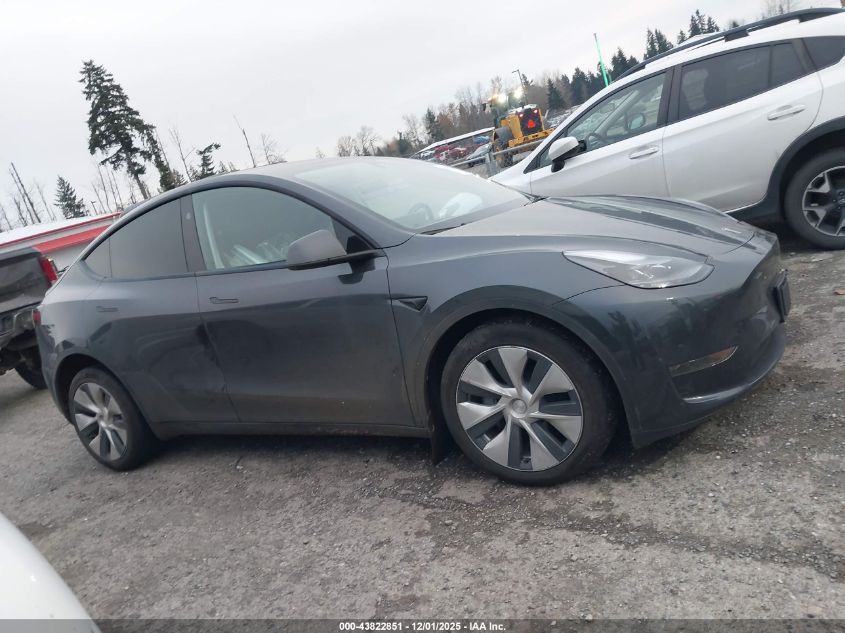 2024 Tesla Model Y Long Range Dual Motor All-Wheel Drive/Rwd VIN: 7SAYGDED5RF010686 Lot: 43822851