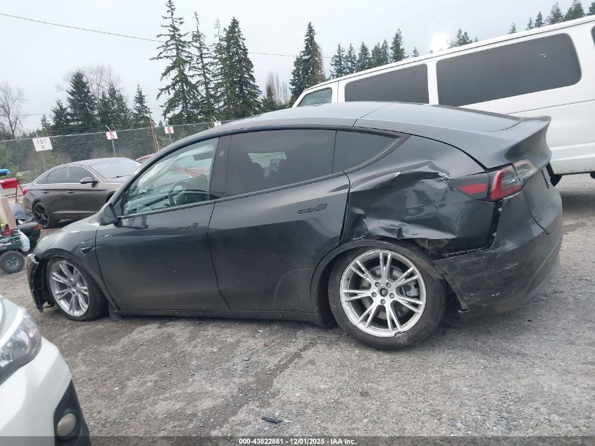 2024 Tesla Model Y Long Range Dual Motor All-Wheel Drive/Rwd VIN: 7SAYGDED5RF010686 Lot: 43822851