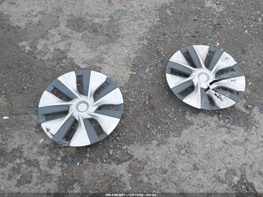 2024 Tesla Model Y Long Range Dual Motor All-Wheel Drive/Rwd VIN: 7SAYGDED5RF010686 Lot: 43822851