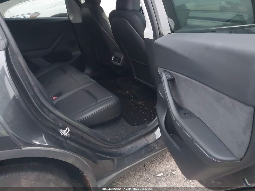 2024 Tesla Model Y Long Range Dual Motor All-Wheel Drive/Rwd VIN: 7SAYGDED5RF010686 Lot: 43822851