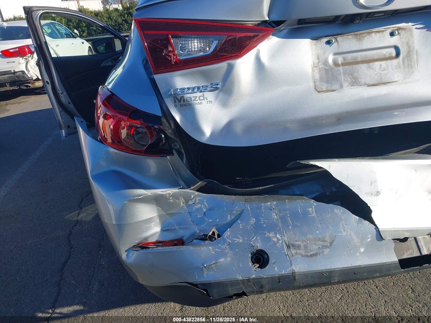 2018 Mazda Mazda3 Touring VIN: 3MZBN1V39JM198866 Lot: 43822856