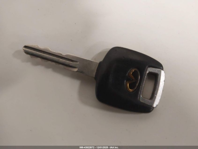 2000 Infiniti G20 Luxury/Touring VIN: JNKCP11A6YT305789 Lot: 43822872