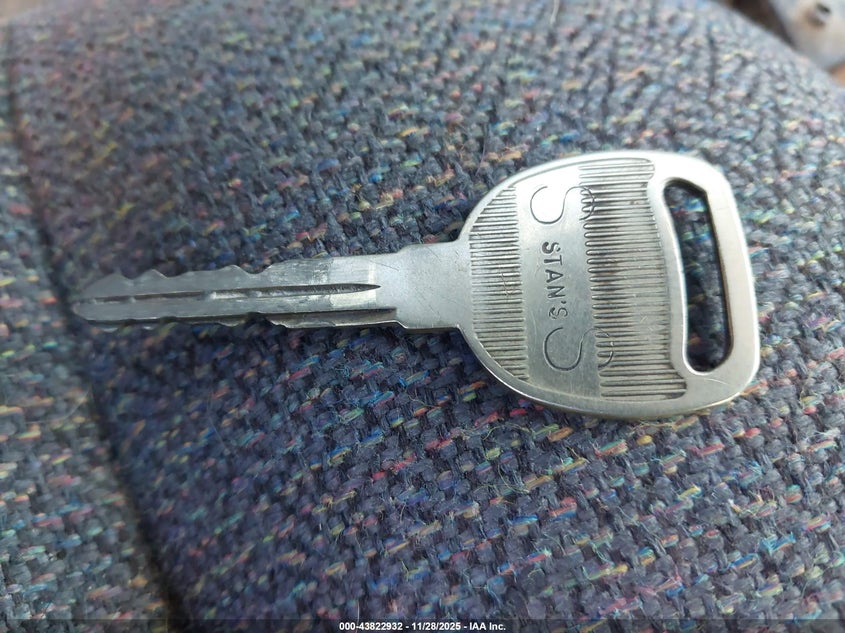 2003 Chevrolet Silverado 1500 Work Truck VIN: 2GCEC19XX31170104 Lot: 43822932