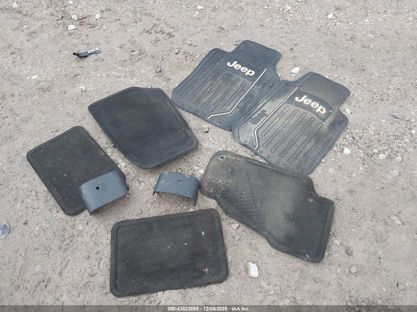 2004 Jeep Grand Cherokee Laredo VIN: 1J4GW48S24C235492 Lot: 43823055