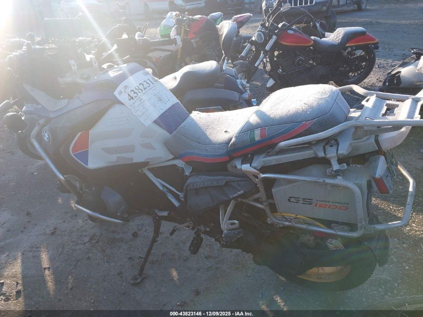 2020 BMW R 1250 Gs Adventure VIN: WB10J5304LZF90399 Lot: 43823146